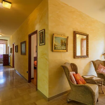 4 Bedroom Lovely In * Montefelcino