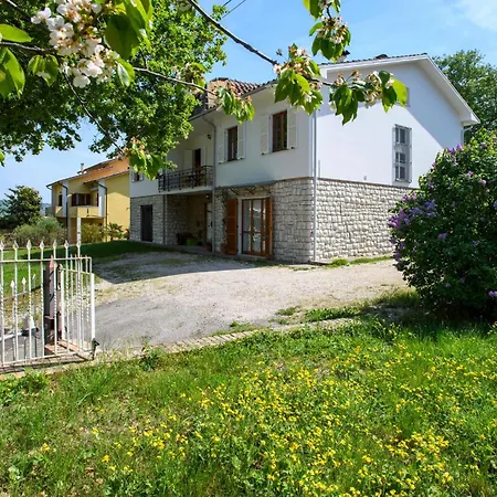4 Bedroom Lovely In * Montefelcino