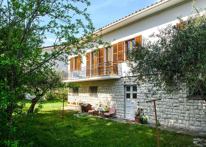 Apartment Amazing In Montefelcino
